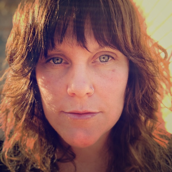 Meet your Posher, Amber - Picture 1 of 1